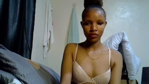 petite_melinda online show from 06.11.26