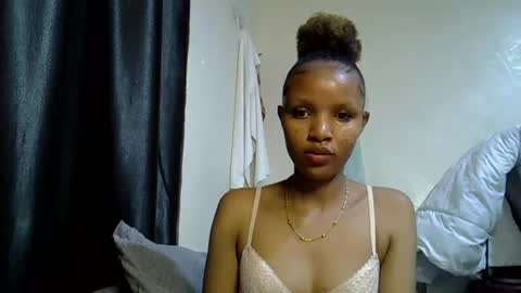 petite_melinda online show from 06.11.26