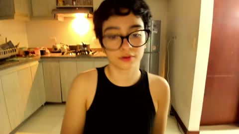 Snapshot of petitee_lunna chatting on 06.10.26 Lunna online show from 06.10.26
