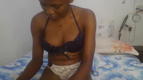 Snapshot of petiteediva chatting on 03.04.26 diva online show from 03.04.26