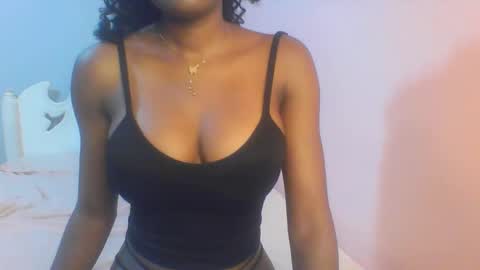 Snapshot of petiteediva chatting on 06.10.26 diva online show from 06.10.26