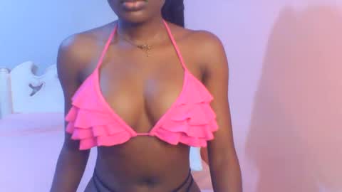 Snapshot of petiteediva chatting on 07.09.26 diva online show from 07.09.26