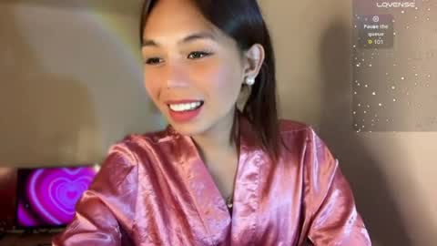 Snapshot of petitegirlx69 chatting on 06.19.26 miss lisa online show from 06.19.26