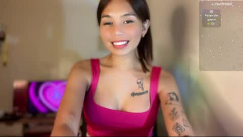 Snapshot of petitegirlx69 chatting on 07.28.26 miss lisa online show from 07.28.26