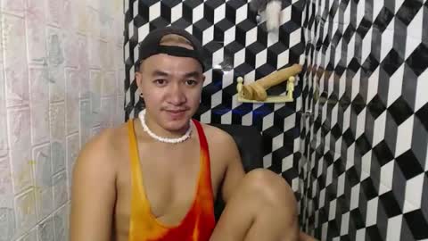 Snapshot of petitehugecockxnxxx chatting on 05.17.26 Call me jake online show from 05.17.26