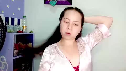 Snapshot of petiteivoryqueen chatting on 05.04.26 danna online show from 05.04.26