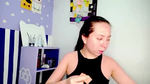 Snapshot of petiteivoryqueen chatting on 05.14.26 danna online show from 05.14.26