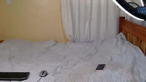 Snapshot of petitekittyy chatting on 04.03.26 Kitty online show from 04.03.26