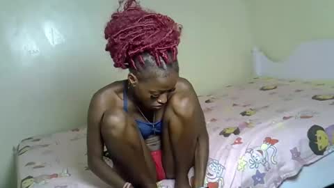 Snapshot of petitekittyy chatting on 04.09.26 Kitty online show from 04.09.26