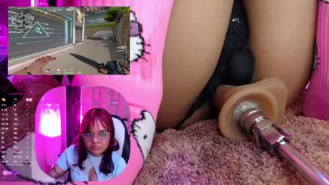 Snapshot of petitesally_ chatting on 01.08.25 Sally online show from 01.08.25