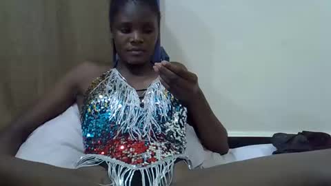 Snapshot of petiteslim2 chatting on 04.06.26 petiteslim2 online show from 04.06.26