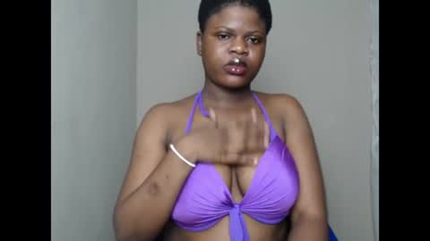 Snapshot of petitexebony1 chatting on 07.19.26 Call Me KiKi online show from 07.19.26