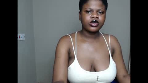 Snapshot of petitexebony1 chatting on 07.24.26 Call Me KiKi online show from 07.24.26