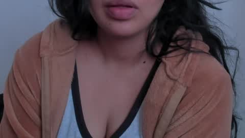 Snapshot of petitgirl_ chatting on 05.31.26 J A S S online show from 05.31.26