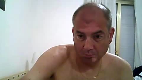 Snapshot of pets76 chatting on 04.14.26 pets76 online show from 04.14.26