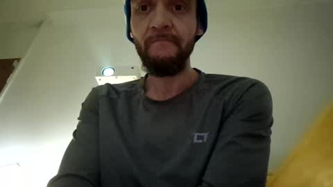 phil210283 online show from 02.05.25