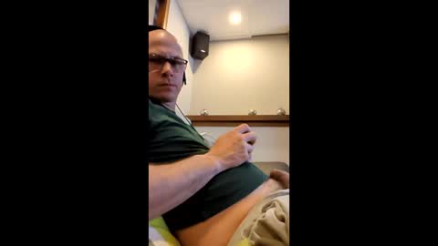 Snapshot of phil965 chatting on 04.26.26 phil965 online show from 04.26.26