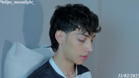 Phil.   INDEPENDENT MODEL online show from 02.12.25