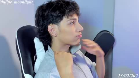 Phil.   INDEPENDENT MODEL online show from 02.14.25