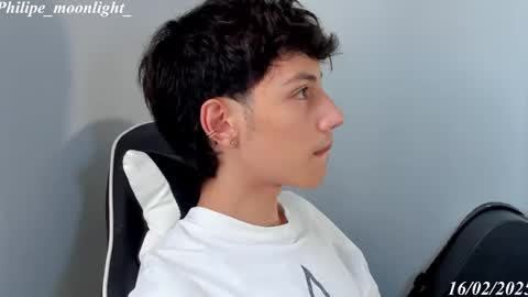 Phil.   INDEPENDENT MODEL online show from 02.16.25