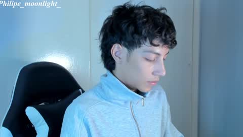 Phil.   INDEPENDENT MODEL online show from 02.28.25