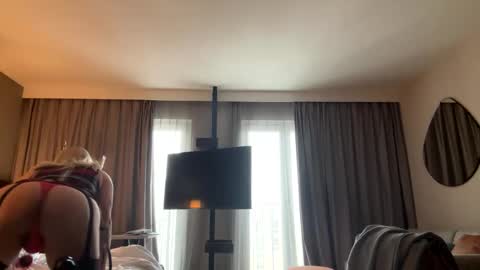 Snapshot of philly1184 chatting on 01.05.25 Girlyboy69 online show from 01.05.25