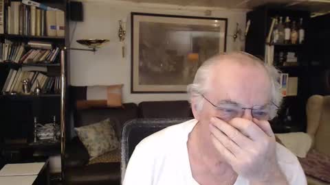 Snapshot of philoumis2 chatting on 01.25.25 Philippe online show from 01.25.25