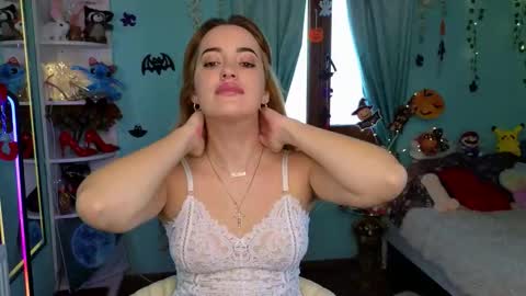 Selena online show from 10.23.25