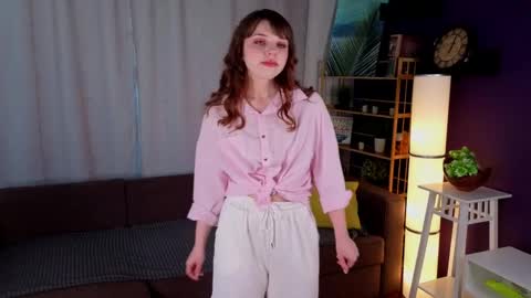 Snapshot of phylisamie chatting on 05.27.26 Mary online show from 05.27.26