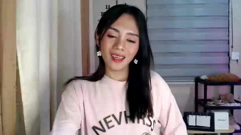 Snapshot of pia_xxx chatting on 05.22.26 Pia online show from 05.22.26
