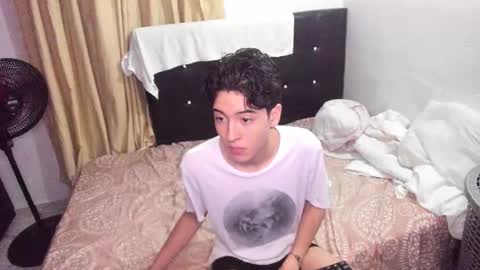 picaszomilos350 online show from 02.13.26