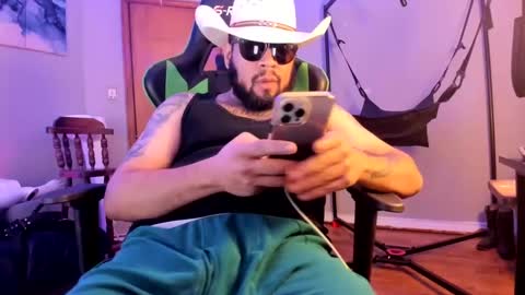 Snapshot of pierced_leather chatting on 12.27.24 pierced_leather online show from 12.27.24