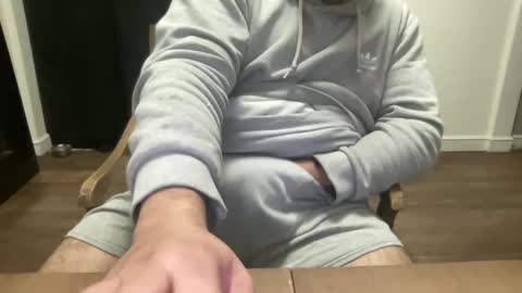 Snapshot of pierced_leather chatting on 01.08.25 pierced_leather online show from 01.08.25