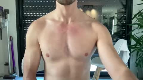 Snapshot of pierre81000 chatting on 02.07.26 pierre81000 online show from 02.07.26