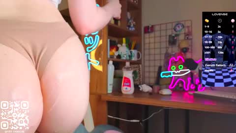 Snapshot of piff_pawgirl chatting on 03.11.26 Mia or ur fav booty P online show from 03.11.26