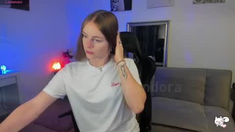 PiinkPandora online show from 10.10.25