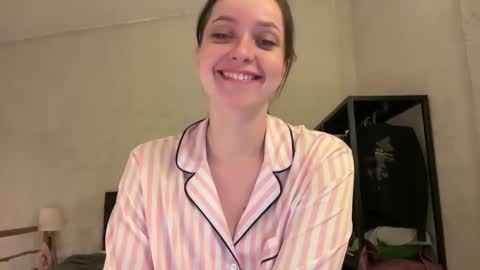 Trisha     online show from 03.12.25