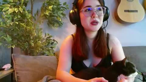 PilloGoddess online show from 11.22.25