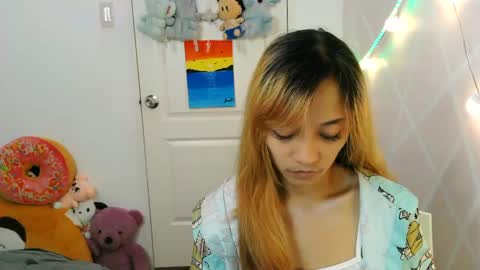 Snapshot of pinay_beauty14 chatting on 01.30.25 pinay beauty14 online show from 01.30.25