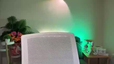 Snapshot of pinay_feb chatting on 09.30.25 Hot Feb online show from 09.30.25