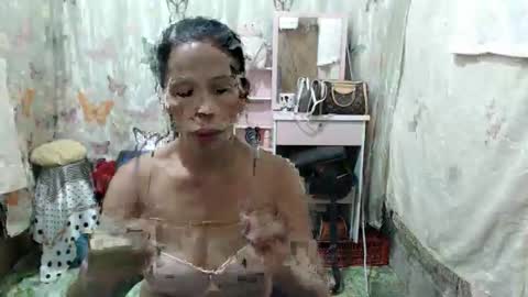 Snapshot of pinay_hazel chatting on 10.13.25 hazel online show from 10.13.25