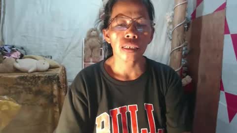 Snapshot of pinay_hazel chatting on 02.10.26 hazel online show from 02.10.26