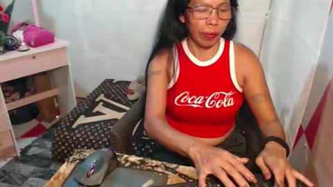 Snapshot of pinay_hazel chatting on 02.28.26 hazel online show from 02.28.26