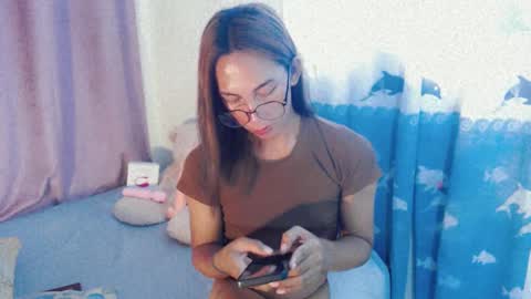 Snapshot of pinay_lucy chatting on 02.24.25 lucyLove online show from 02.24.25