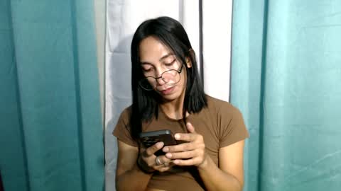 Snapshot of pinay_lucy chatting on 03.10.25 lucyLove online show from 03.10.25
