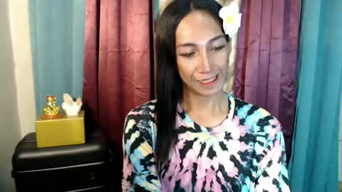 Snapshot of pinay_lucy chatting on 10.14.25 lucyLove online show from 10.14.25