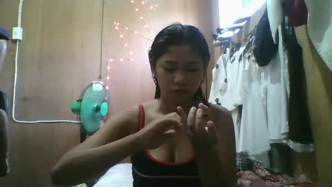 Snapshot of pinay_razel chatting on 07.27.26 pinay_razel online show from 07.27.26