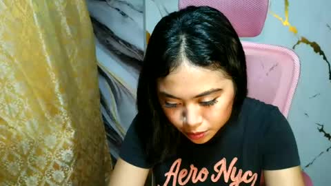 Snapshot of pinay_shinexxx chatting on 06.19.26 pinay_shinexxx online show from 06.19.26