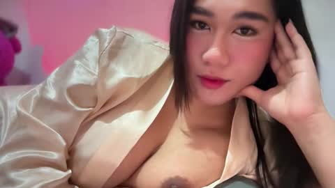 Snapshot of pinay_sofiexx chatting on 05.10.26 sofielove online show from 05.10.26