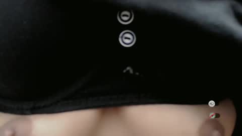 Snapshot of pinay_sweetgirl_ chatting on 10.19.25 pinay_sweetgirl_ online show from 10.19.25